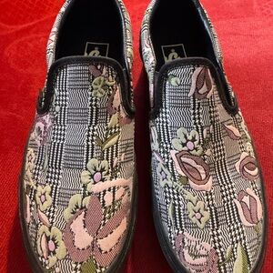 Vans Unisex Black and Tapestry Floral Slip-On Sneakers